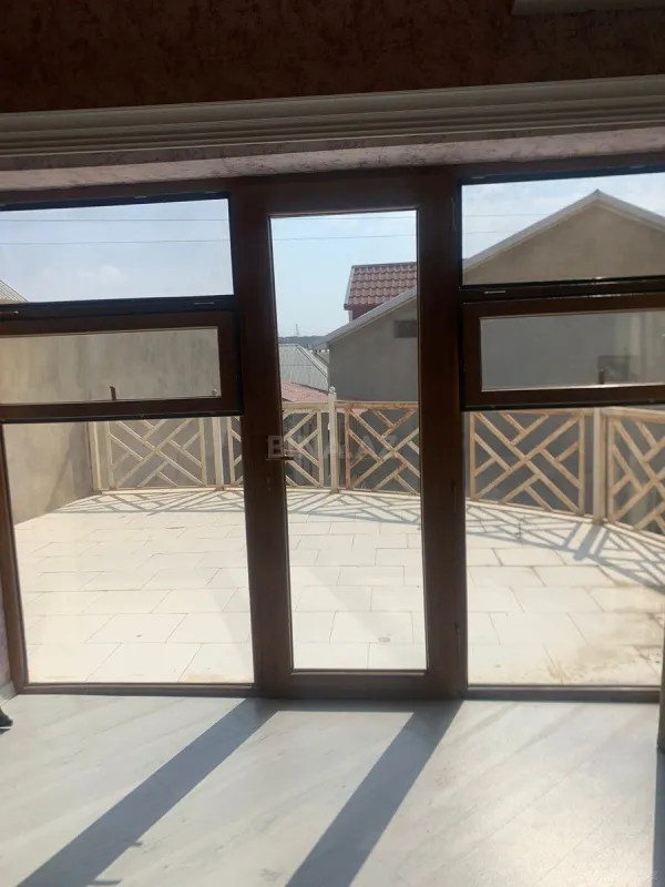 Satılır 6 otaqlı həyət evi 228 m²