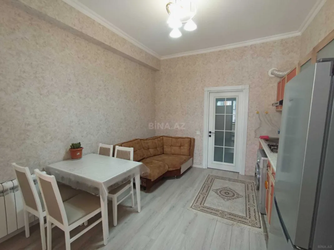 Kirayə verilir 2 otaqlı mənzil 70 m²
