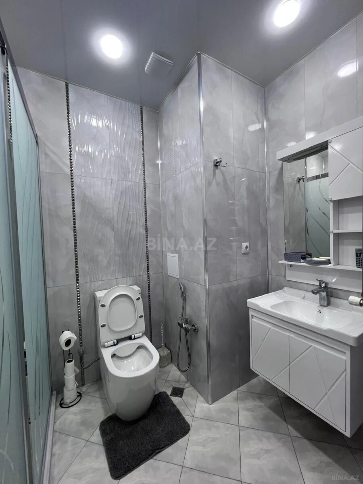 Kirayə verilir 2 otaqlı mənzil 60 m²