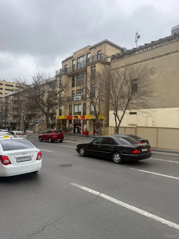 Kirayə verilir obyekt 180 m²