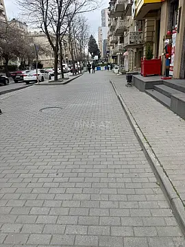 Kirayə verilir obyekt 180 m²