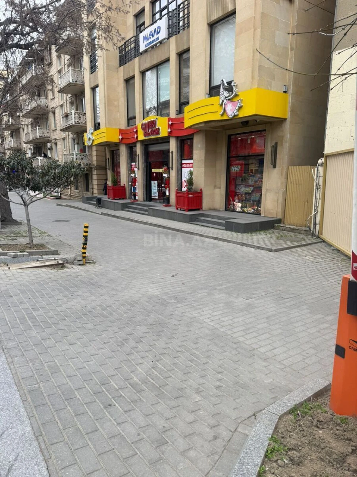 Kirayə verilir obyekt 180 m²