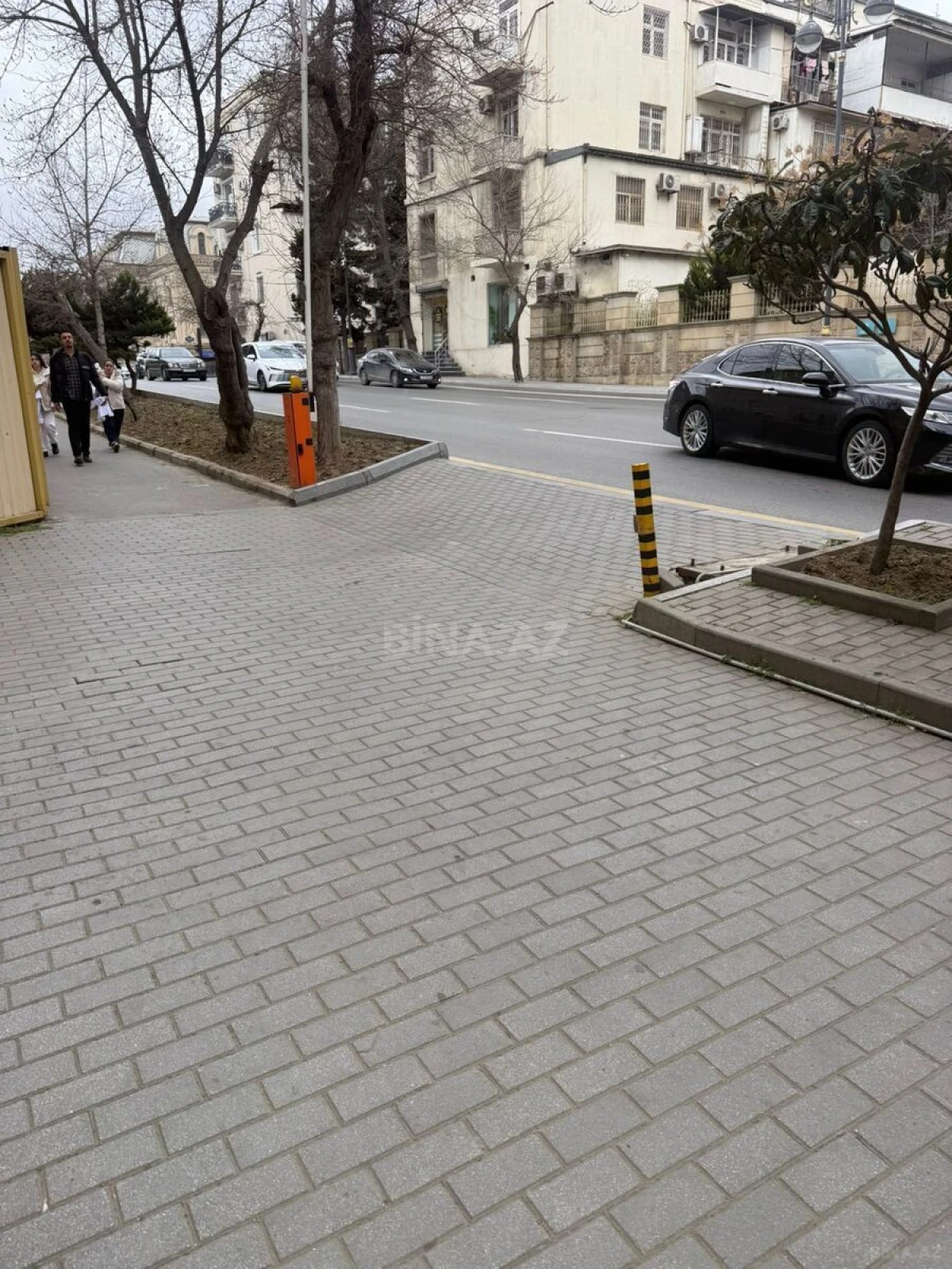 Kirayə verilir obyekt 180 m²