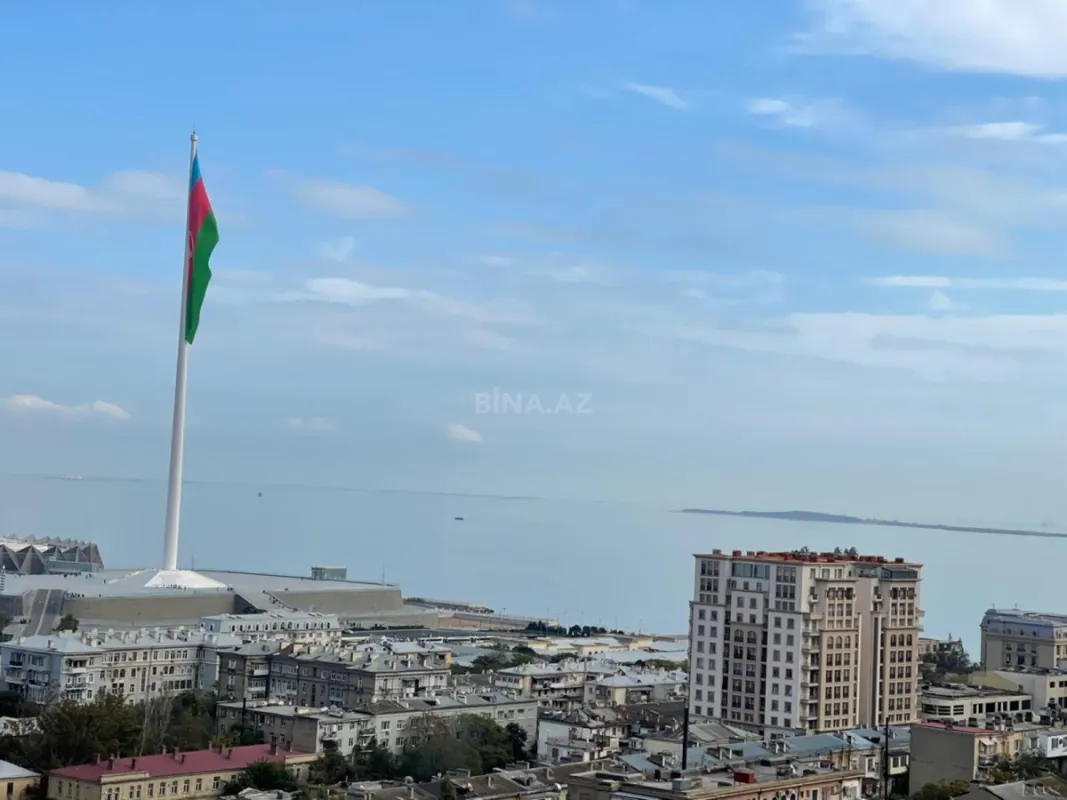 Satılır 3 otaqlı mənzil 115 m²