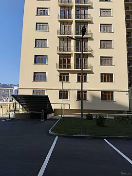 Satılır 4 otaqlı mənzil 133 m²