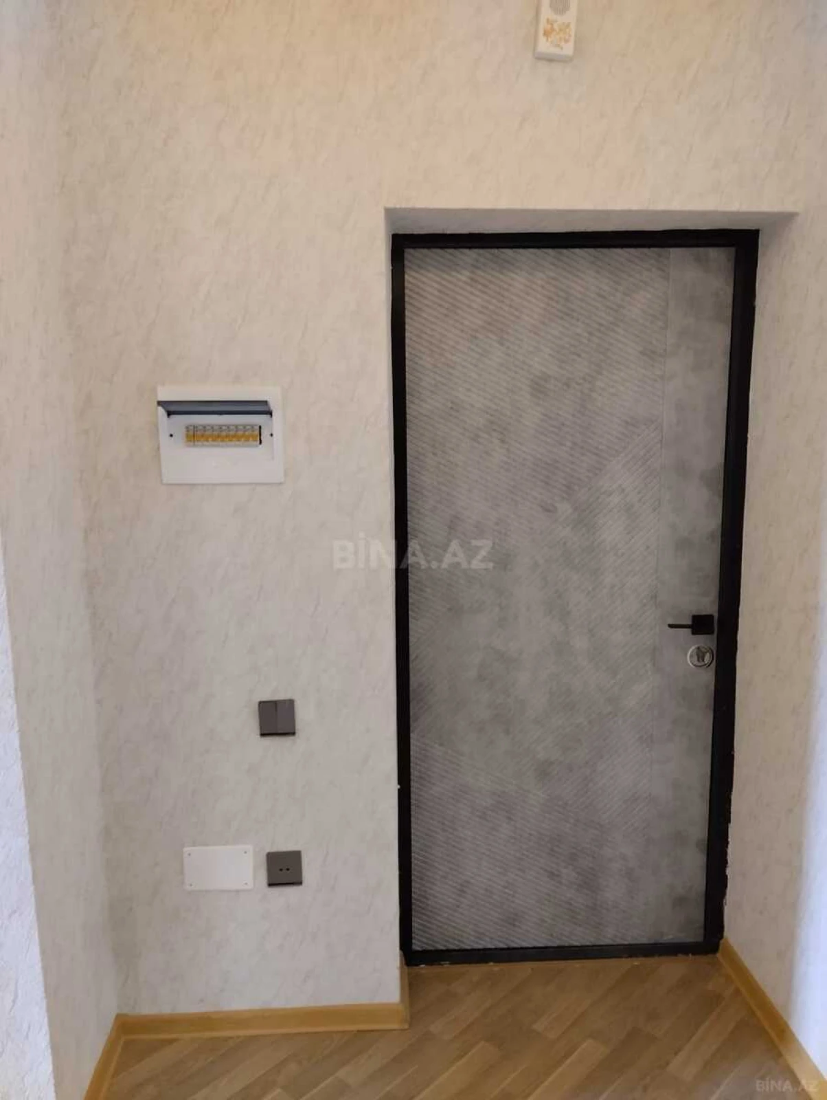 Satılır 4 otaqlı mənzil 133 m²