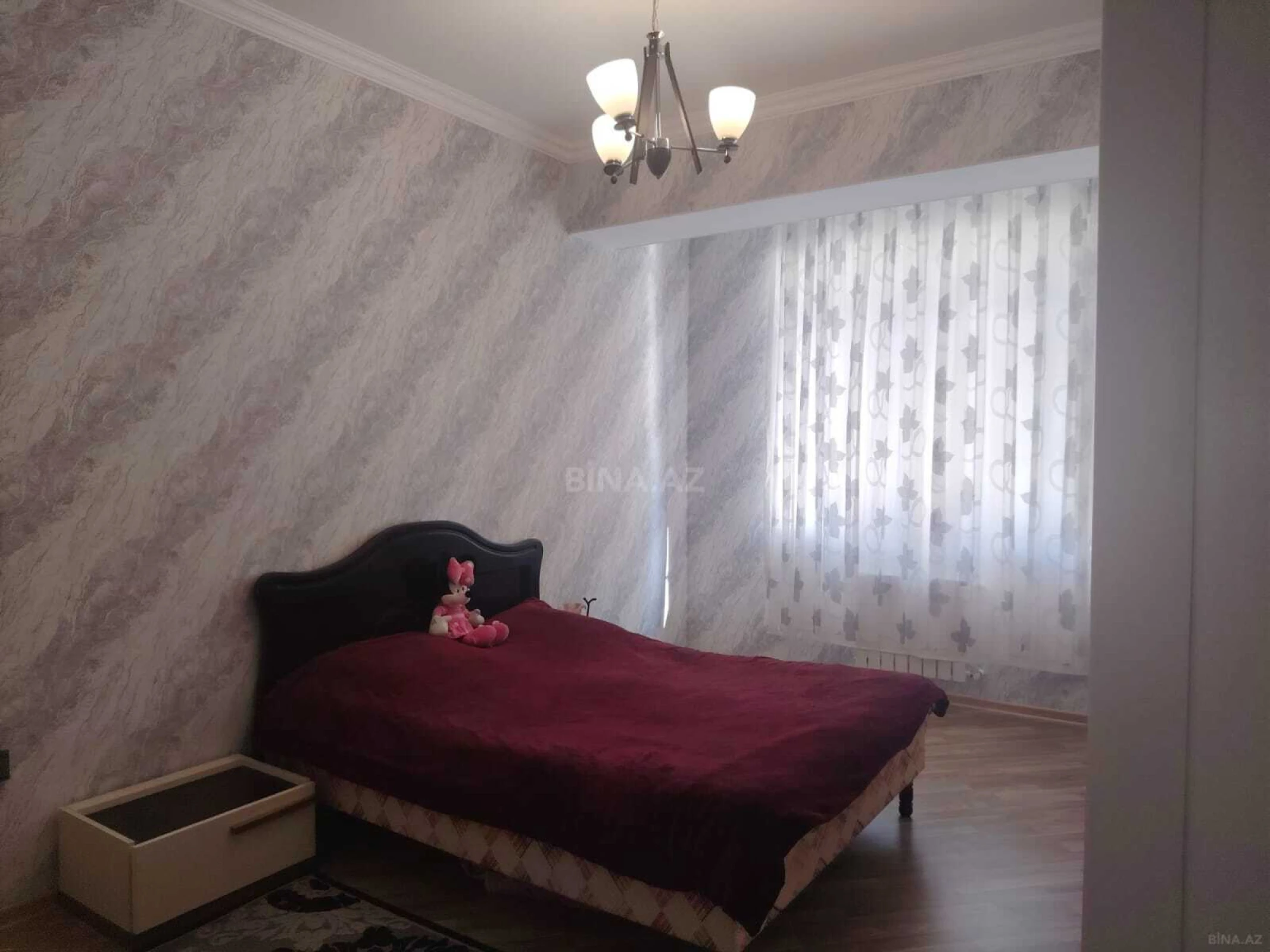 Satılır 4 otaqlı mənzil 133 m²