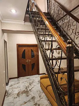 Kirayə verilir 5 otaqlı mənzil 200 m²