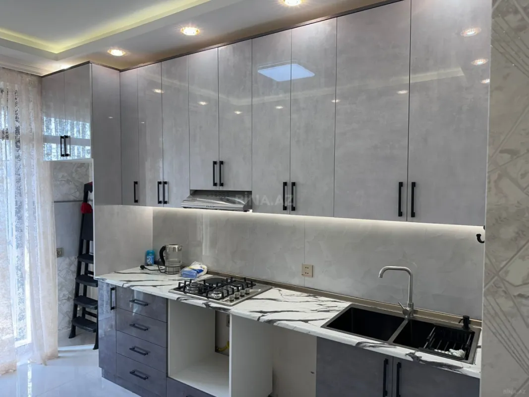 Kirayə verilir 3 otaqlı mənzil 120 m²