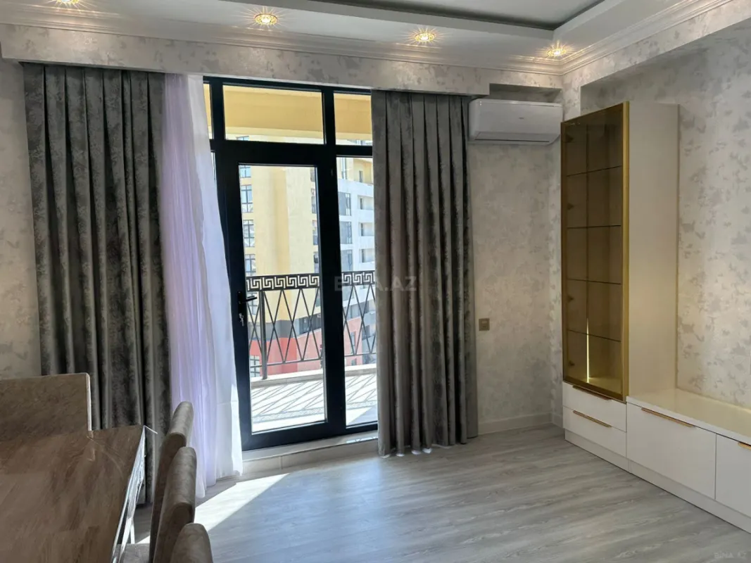 Kirayə verilir 3 otaqlı mənzil 120 m²