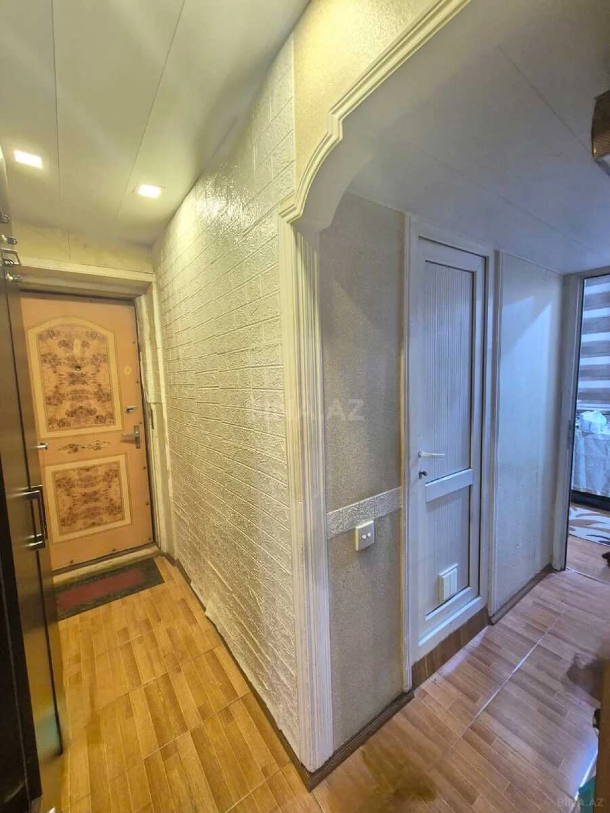 Satılır 1 otaqlı mənzil 42 m²