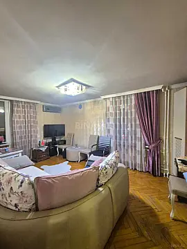 Satılır 1 otaqlı mənzil 42 m²