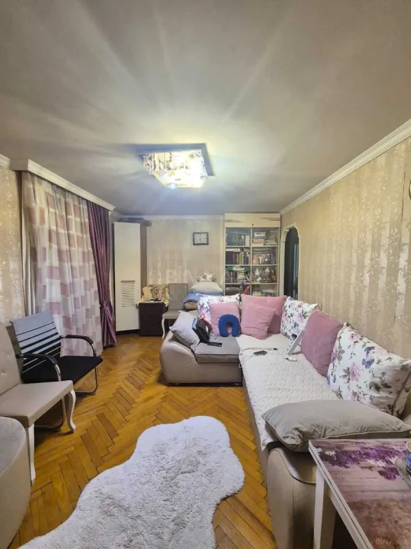 Satılır 1 otaqlı mənzil 42 m²