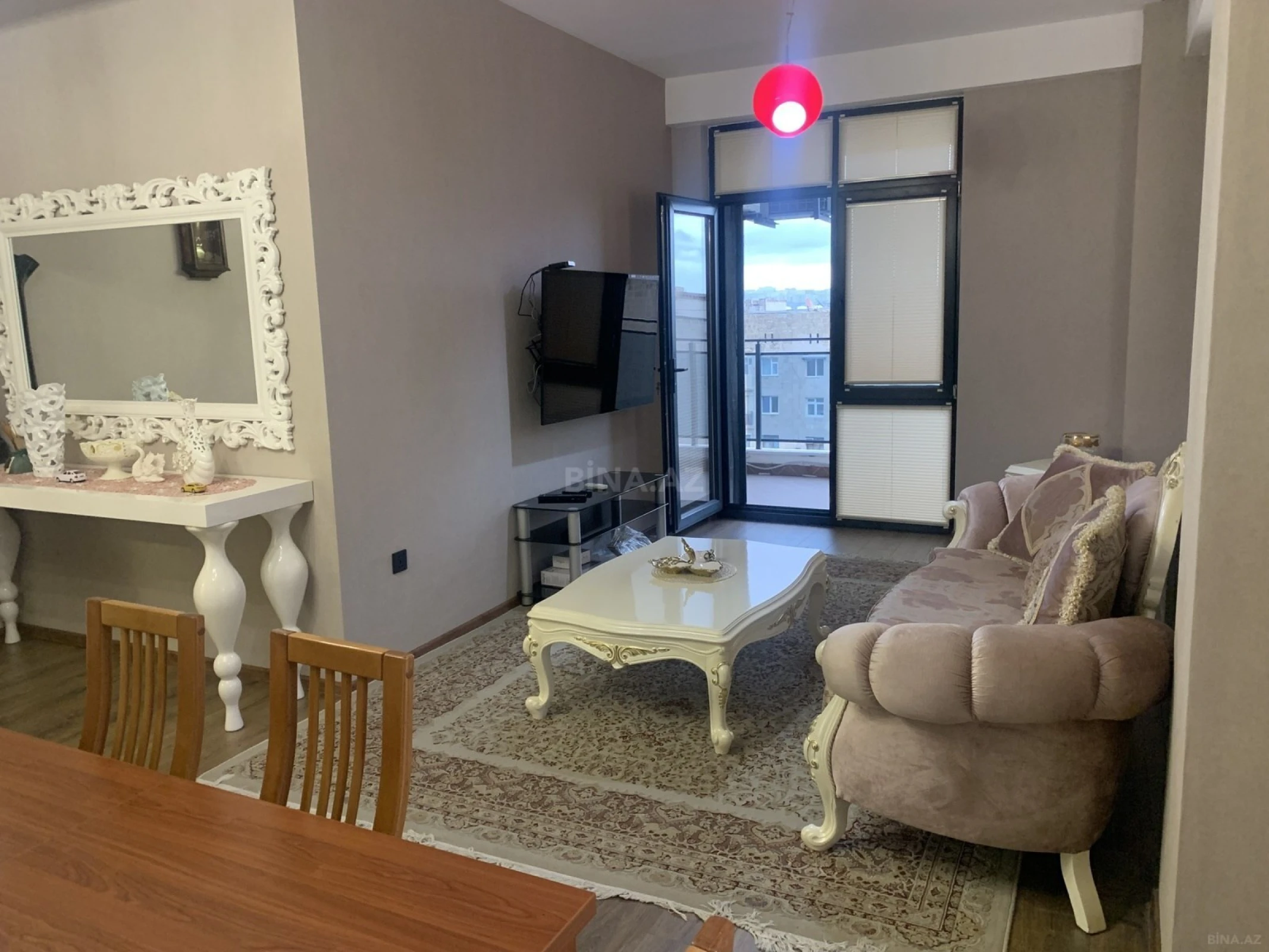 Kirayə verilir 3 otaqlı mənzil 130 m²