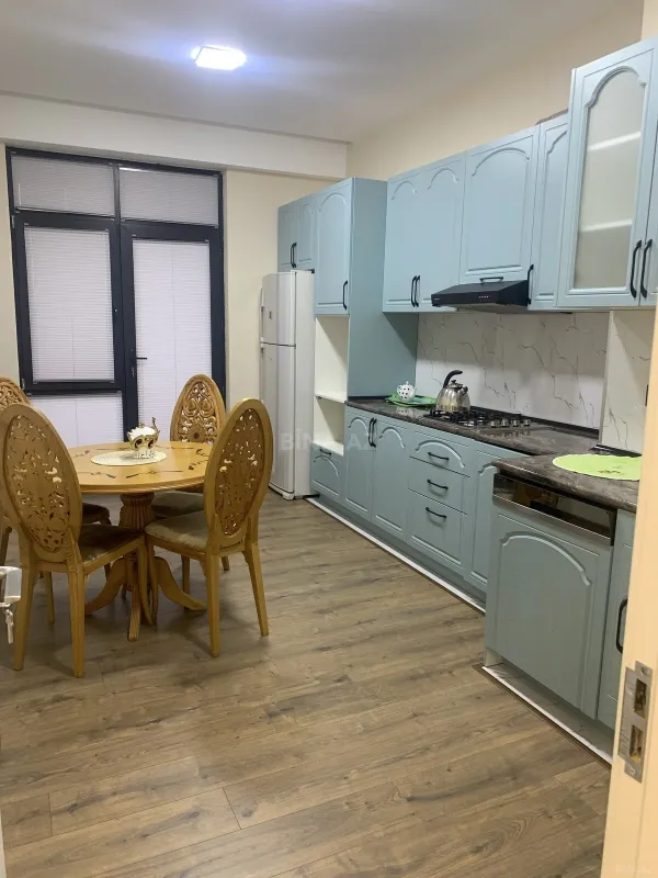 Kirayə verilir 3 otaqlı mənzil 130 m²