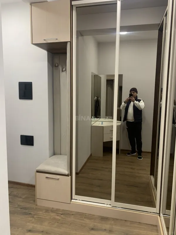 Kirayə verilir 3 otaqlı mənzil 130 m²