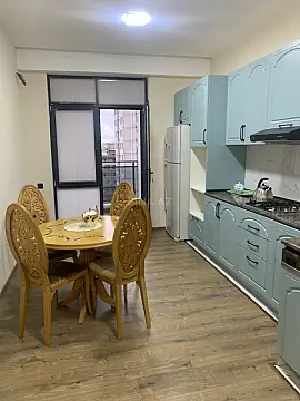 Kirayə verilir 3 otaqlı mənzil 130 m²