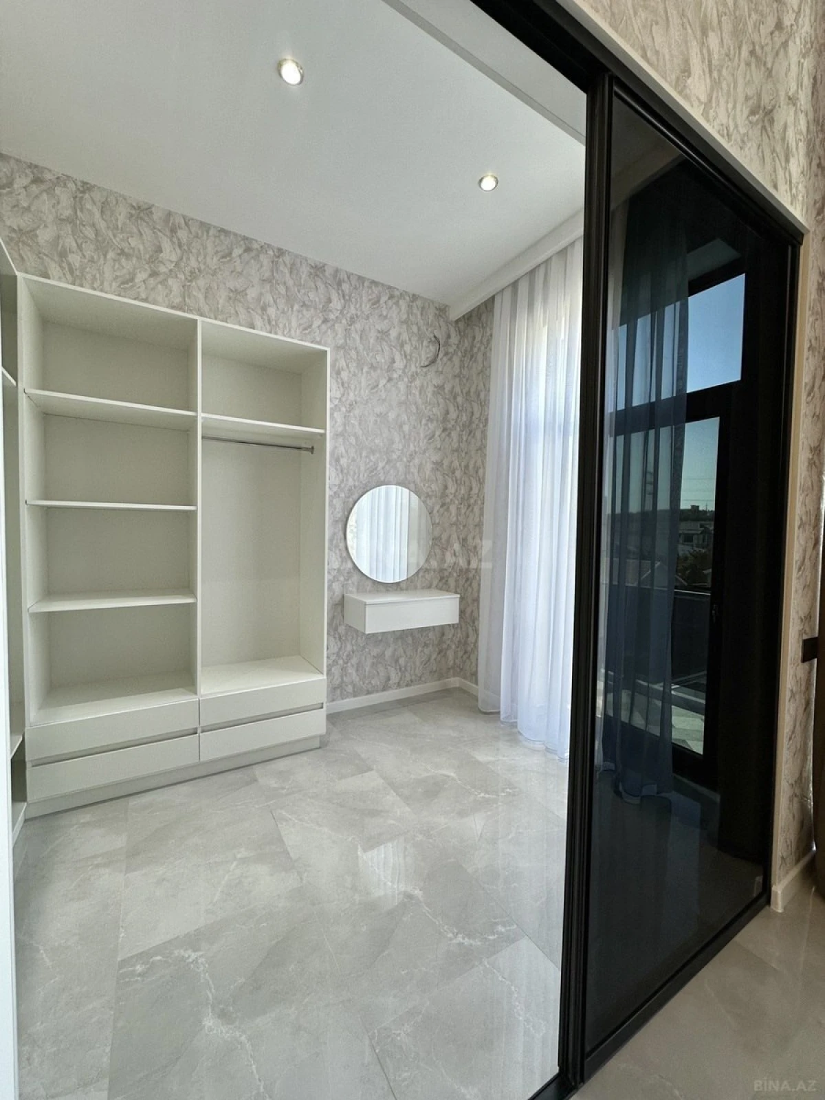Satılır 4 otaqlı həyət evi 270 m²