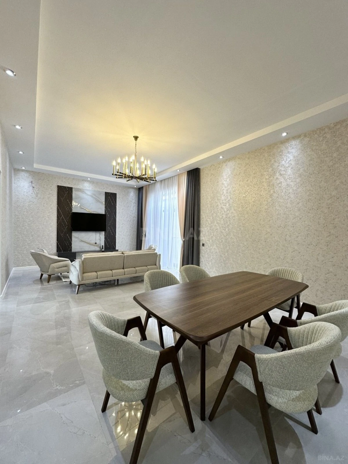 Satılır 4 otaqlı həyət evi 270 m²