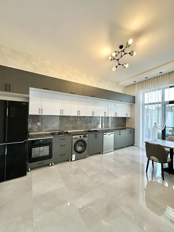 Satılır 4 otaqlı həyət evi 270 m²