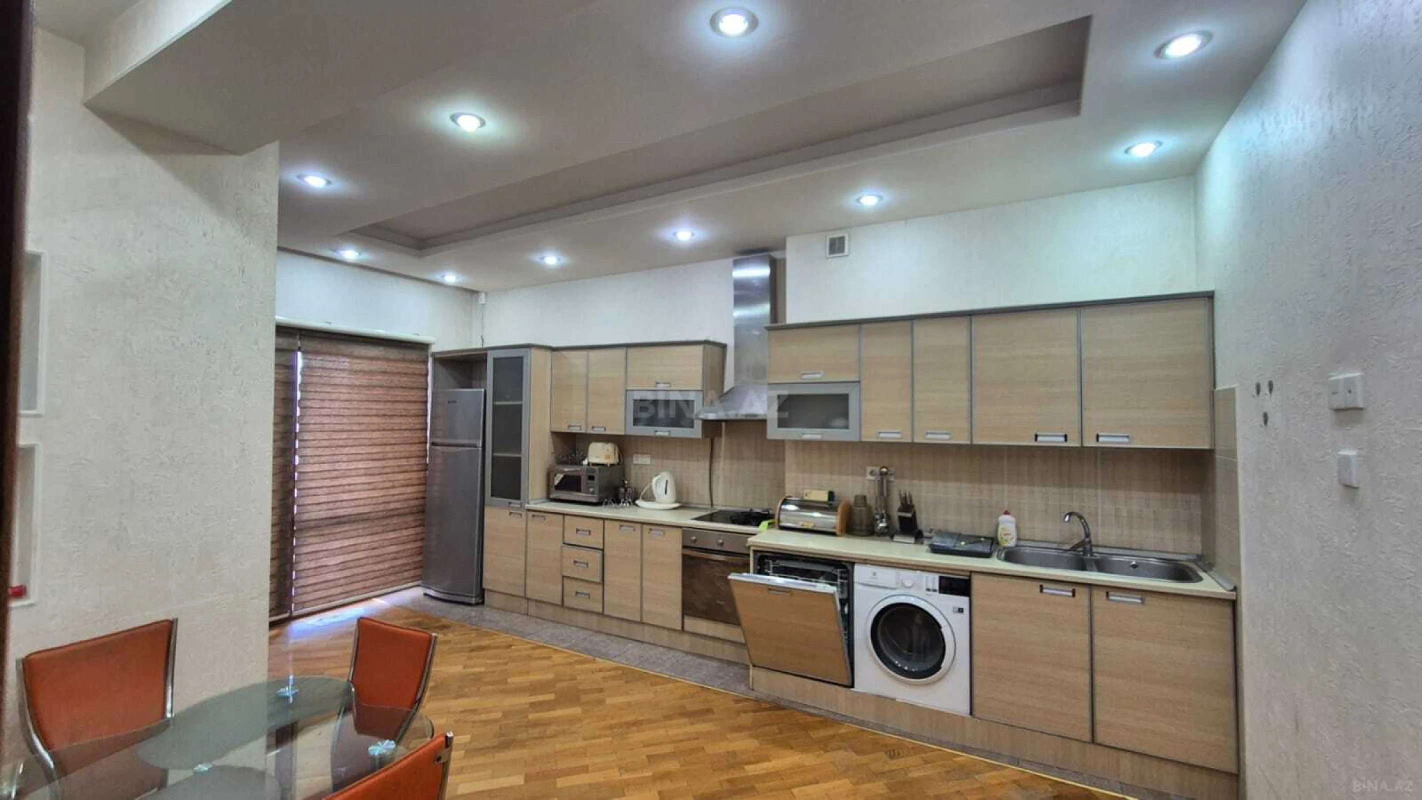 Satılır 3 otaqlı mənzil 140 m²