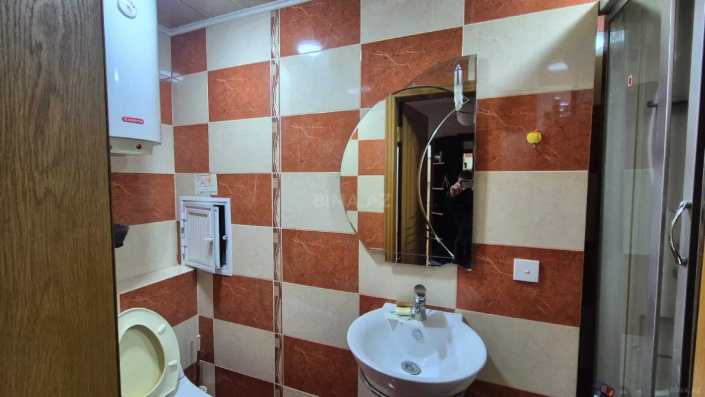 Satılır 3 otaqlı mənzil 140 m²