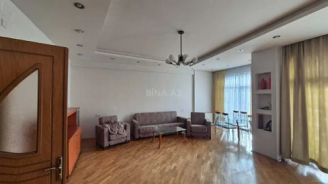 Satılır 3 otaqlı mənzil 140 m²