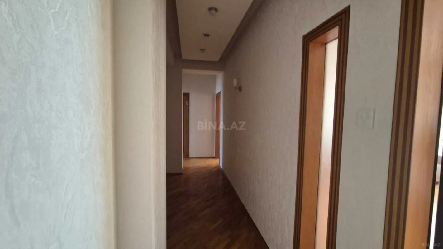 Satılır 3 otaqlı mənzil 140 m²