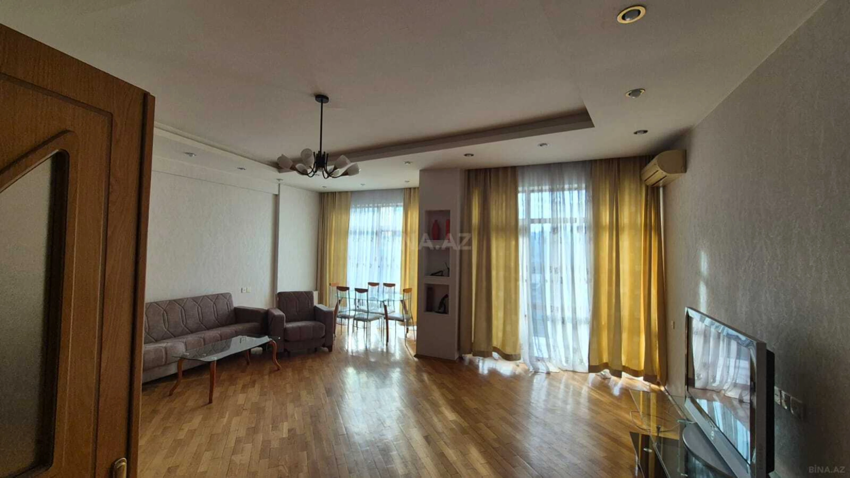 Satılır 3 otaqlı mənzil 140 m²