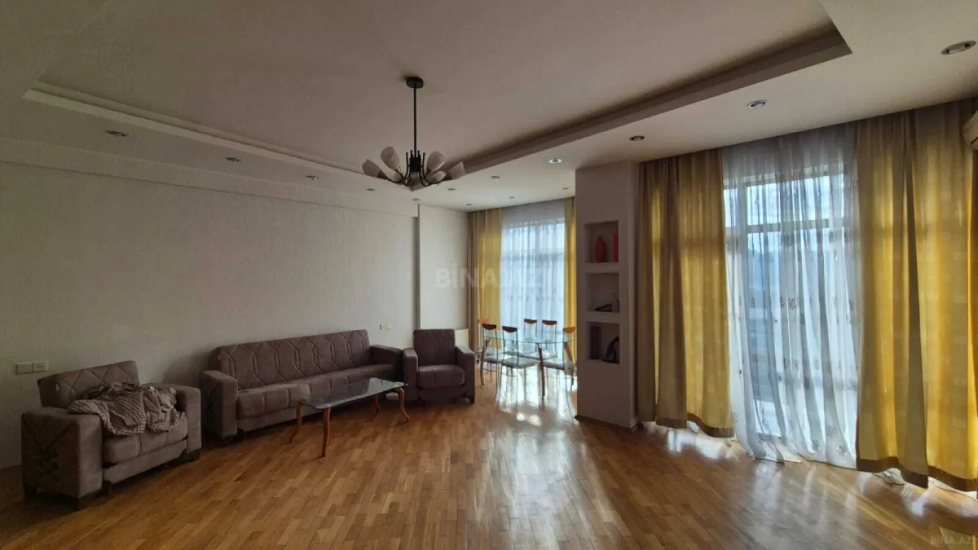 Satılır 3 otaqlı mənzil 140 m²