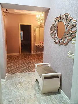 Satılır 4 otaqlı mənzil 135 m²
