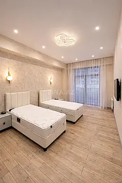 Satılır 2 otaqlı mənzil 90.6 m²