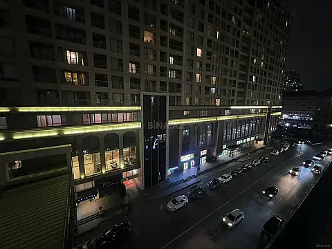 Kirayə verilir 4 otaqlı mənzil 200 m²