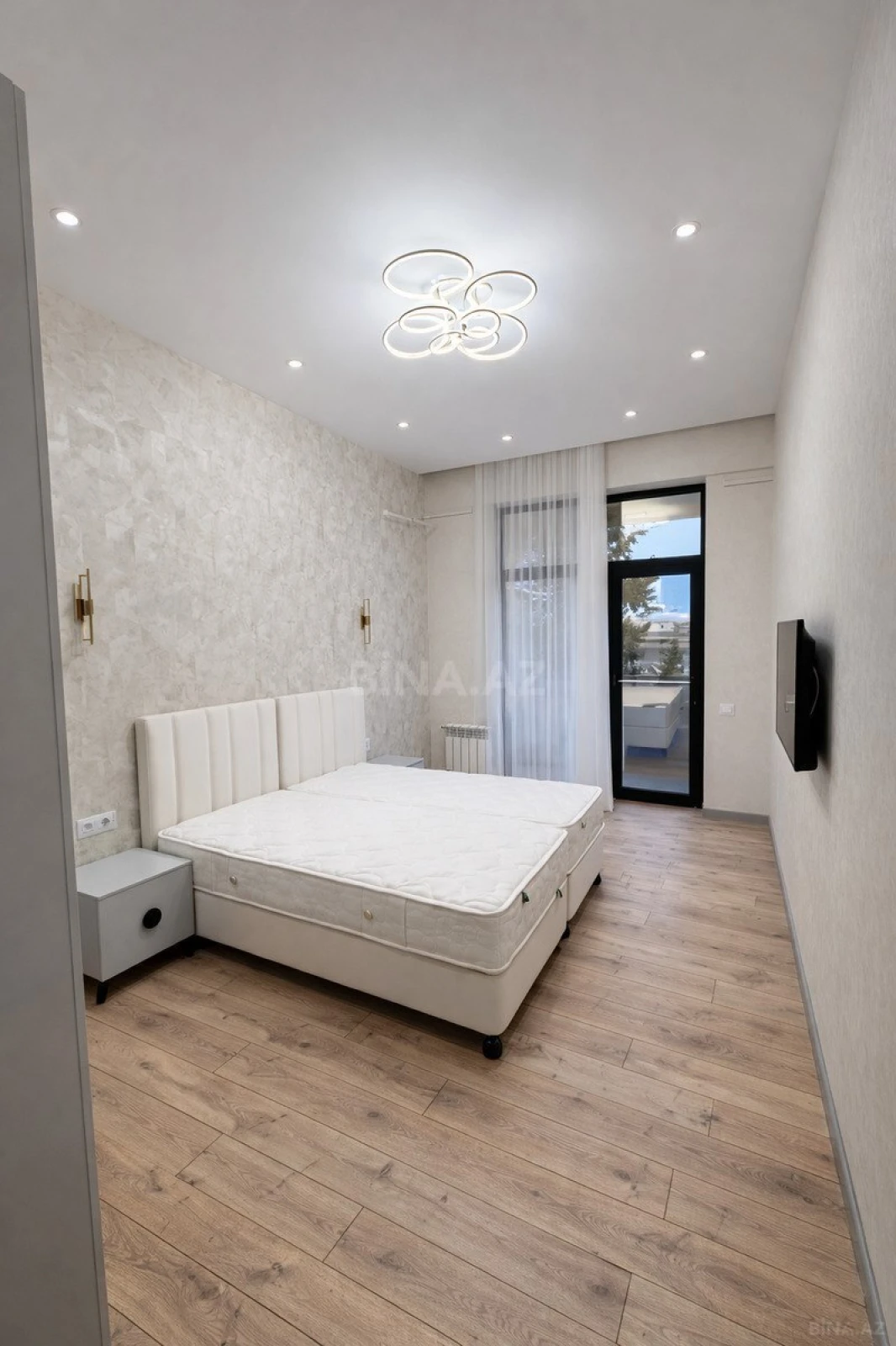 Satılır 2 otaqlı mənzil 89 m²