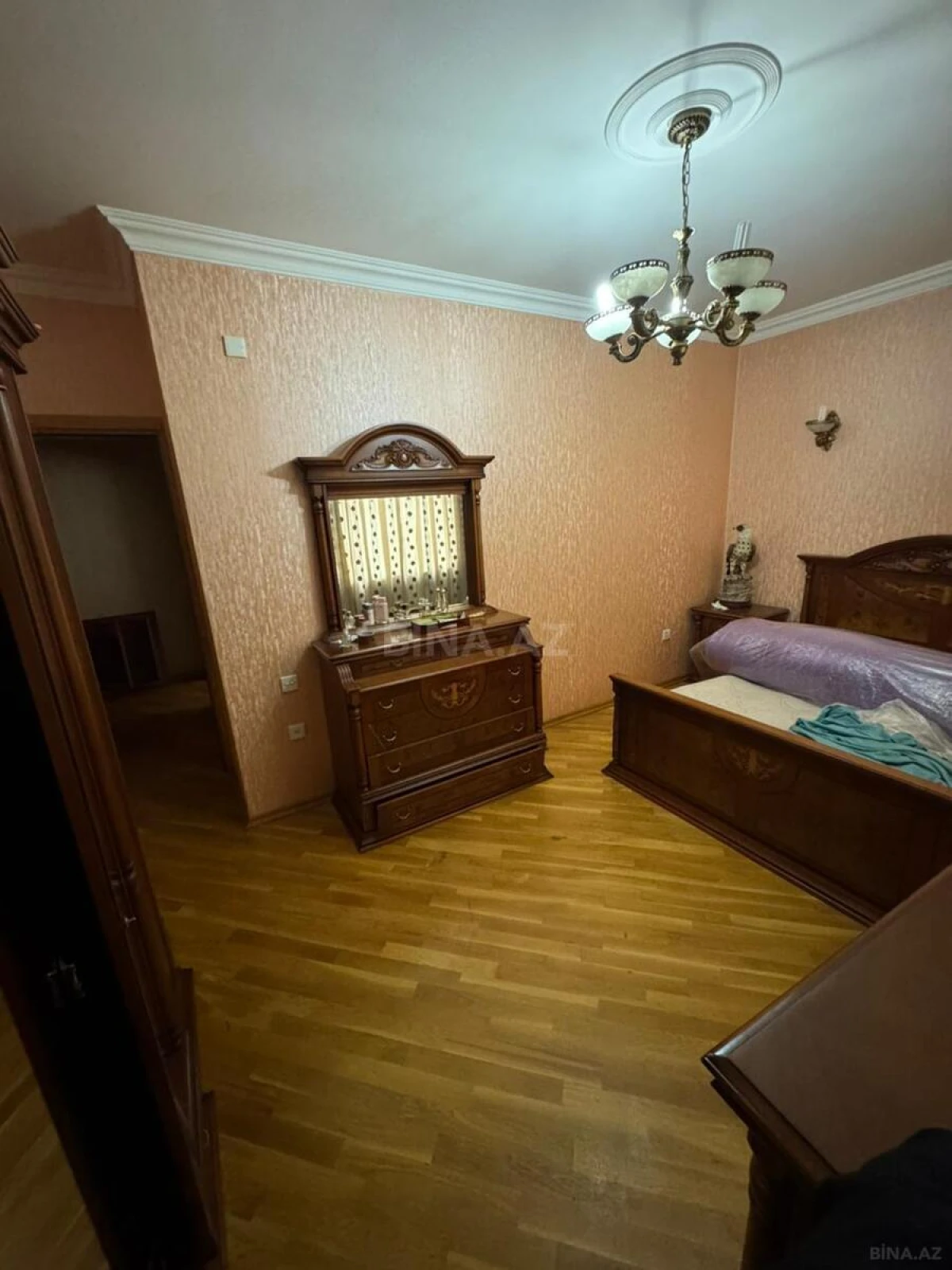 Kirayə verilir 4 otaqlı mənzil 150 m²