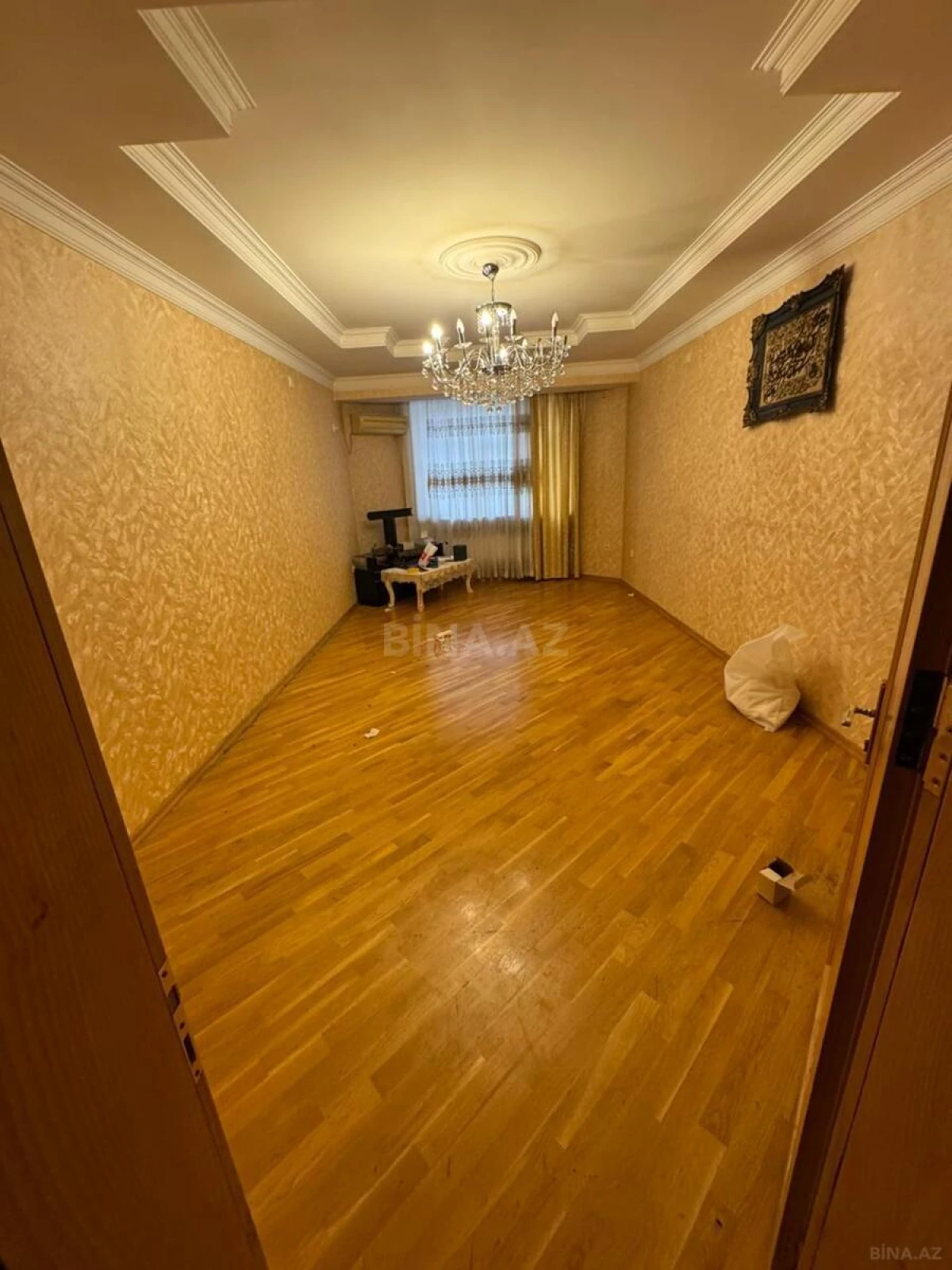 Kirayə verilir 4 otaqlı mənzil 150 m²