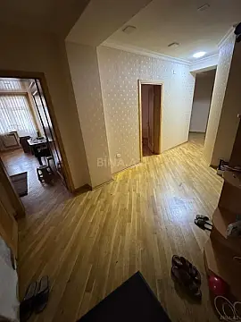 Kirayə verilir 4 otaqlı mənzil 150 m²