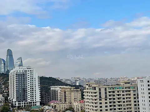 Satılır 3 otaqlı mənzil 115 m²