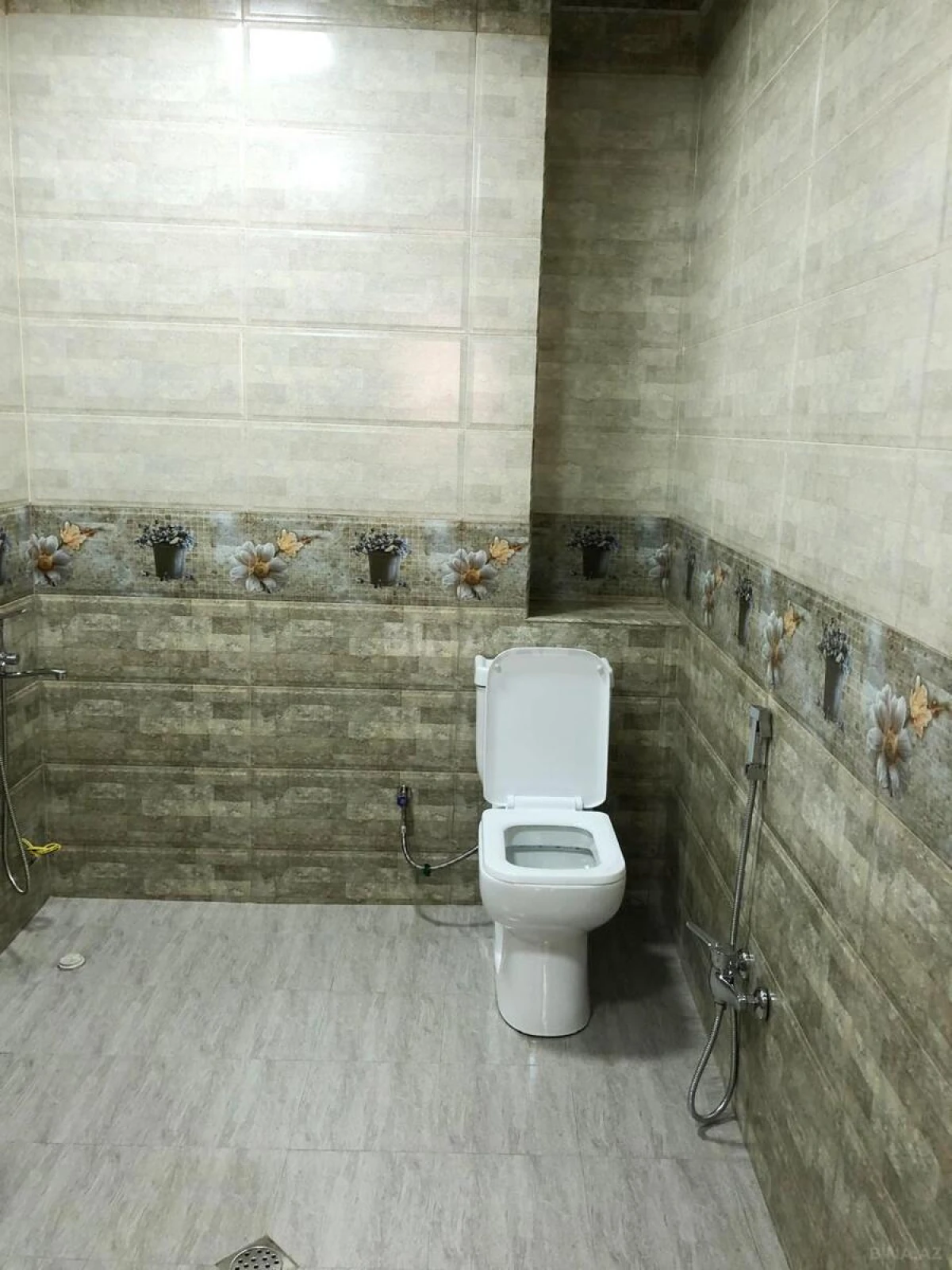 Kirayə verilir 3 otaqlı mənzil 173 m²
