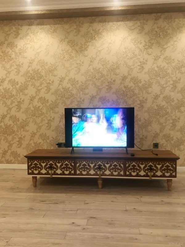 Kirayə verilir 3 otaqlı mənzil 173 m²