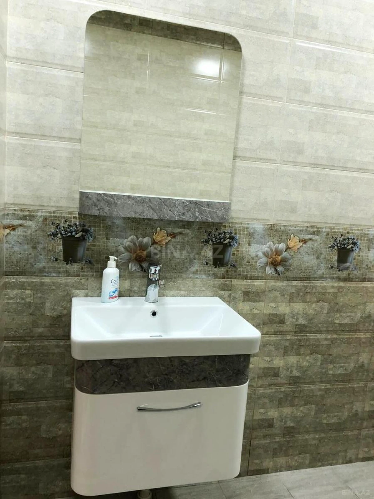 Kirayə verilir 3 otaqlı mənzil 173 m²