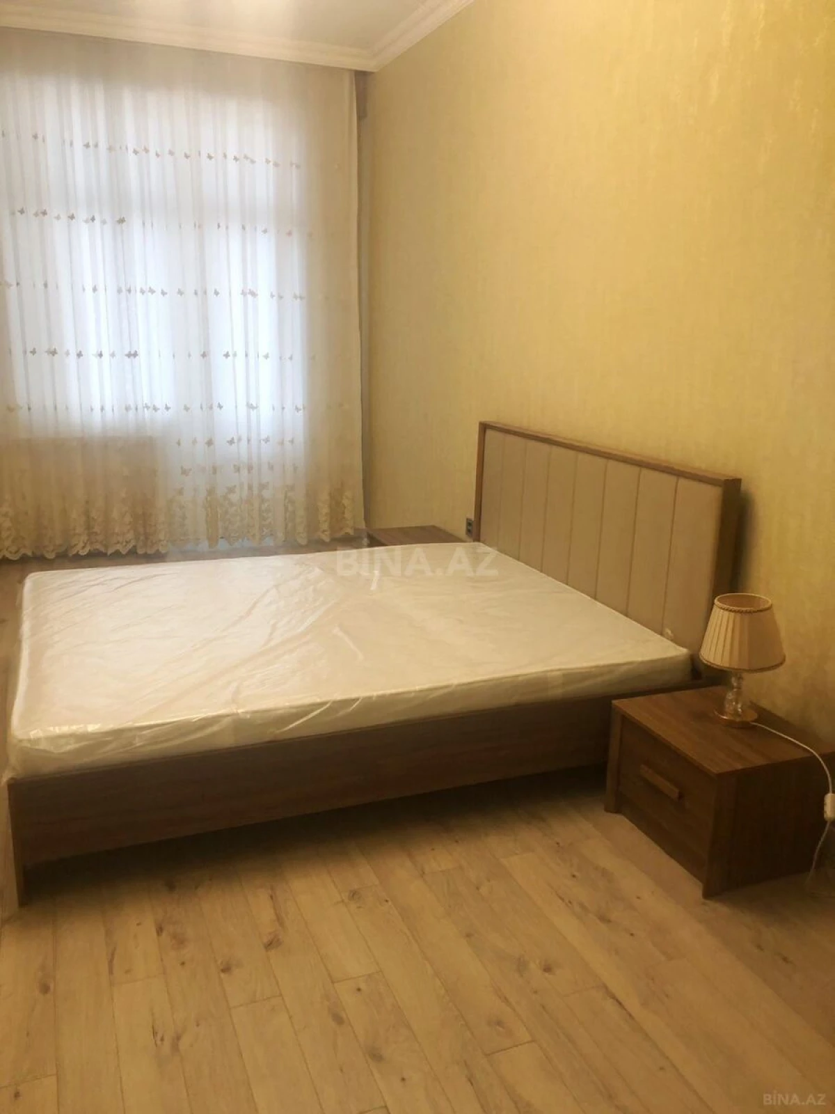 Kirayə verilir 3 otaqlı mənzil 173 m²
