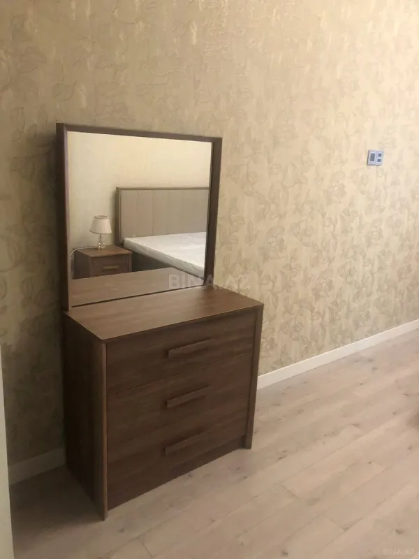 Kirayə verilir 3 otaqlı mənzil 173 m²