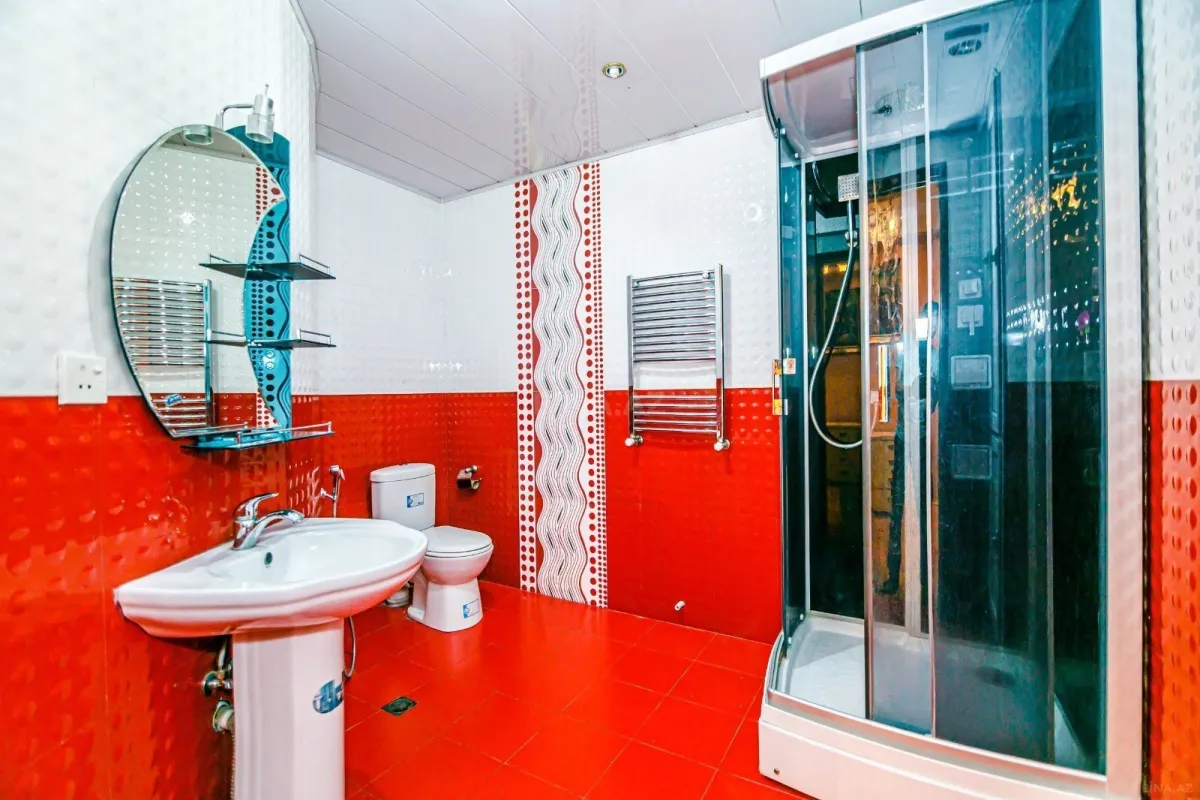 Kirayə verilir 2 otaqlı mənzil 112 m²