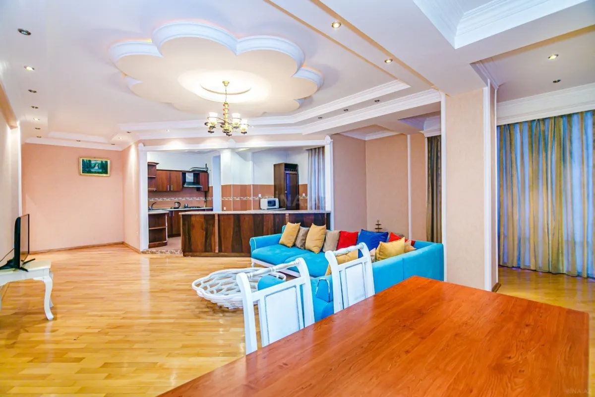 Kirayə verilir 2 otaqlı mənzil 112 m²