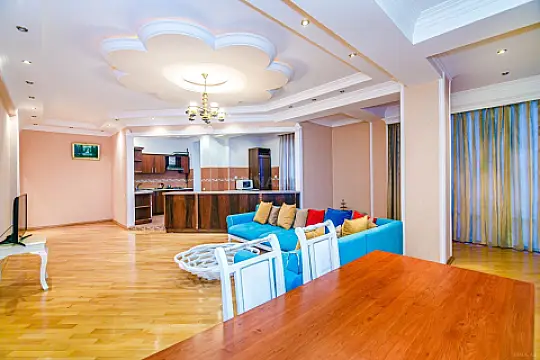 Kirayə verilir 2 otaqlı mənzil 112 m² — Bakı, İnşaatçılar 2 otaq 112.00 m²