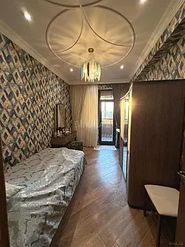 Satılır 2 otaqlı mənzil 70 m²
