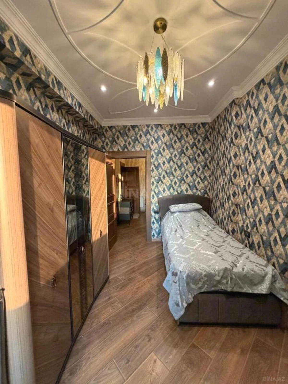 Satılır 2 otaqlı mənzil 70 m²