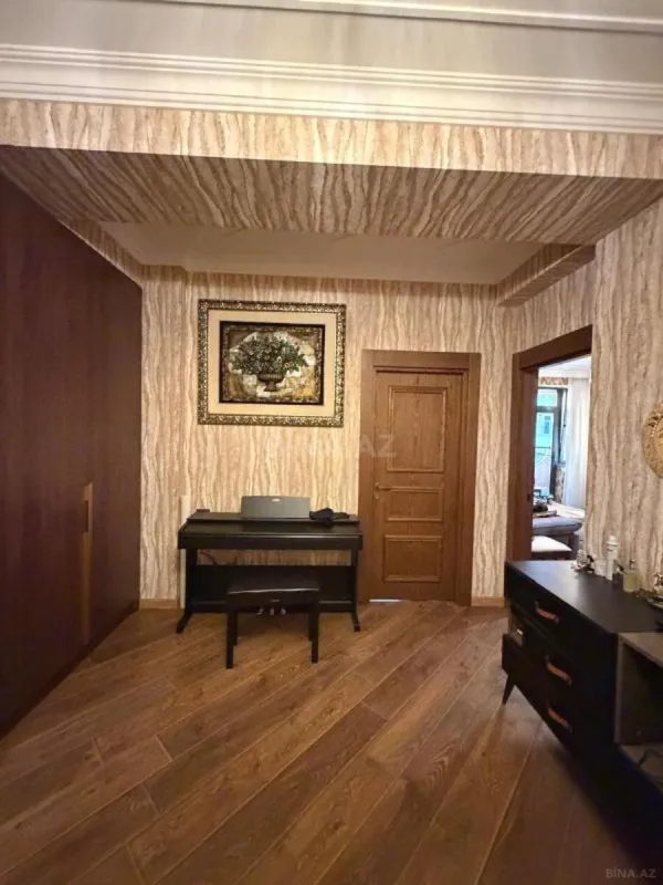 Satılır 2 otaqlı mənzil 70 m²