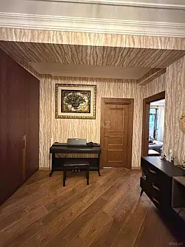 Satılır 2 otaqlı mənzil 70 m²